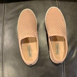 Steve Madden Slip on shoes